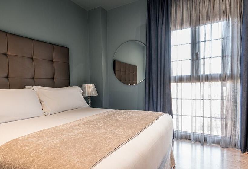 标准单人间, Pamplona Catedral