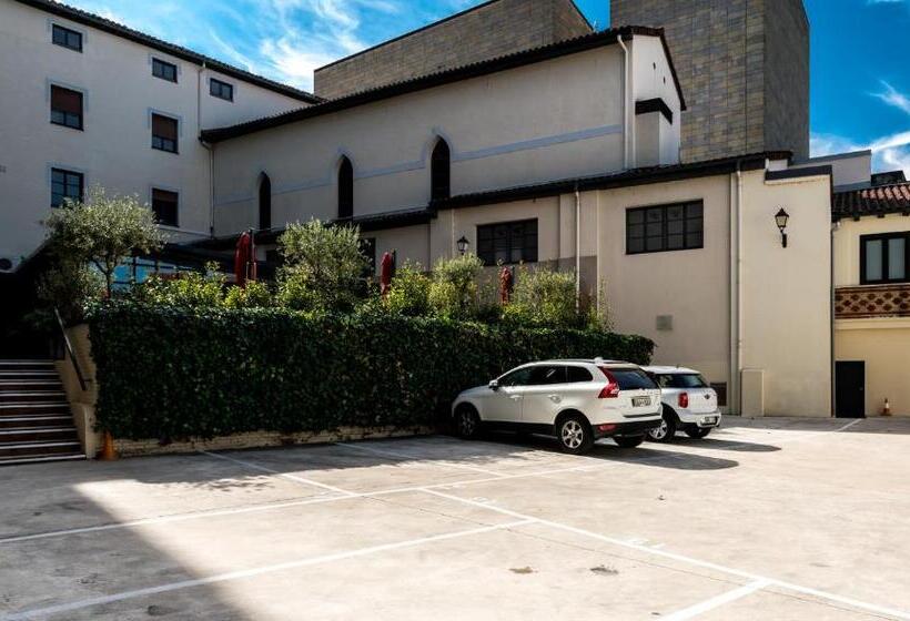 高级大房间, Pamplona Catedral