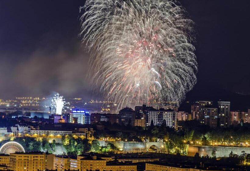 高级大房间, Pamplona Catedral