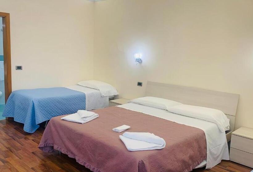 اتاق خانوادگی, Piccolo Hotel Con Access Ztl !!! ɲel ƈentro Storico Di ƒirenze !!!