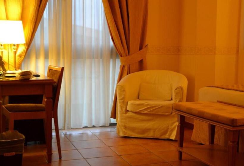 ロイヤルルーム, Seccy Hotel Boutique Art & Museum