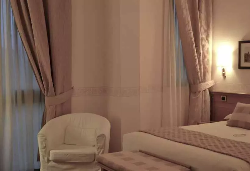 اتاق رویال, Seccy Hotel Boutique Art & Museum