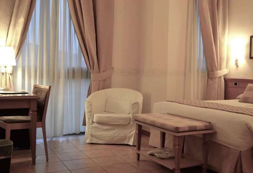 غرفة ملكية, Seccy Hotel Boutique Art & Museum