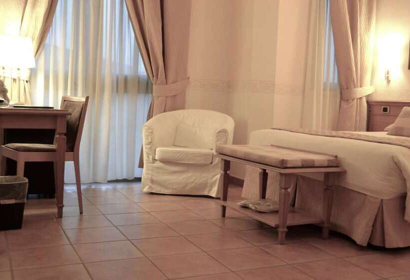 اتاق رویال, Seccy Hotel Boutique Art & Museum