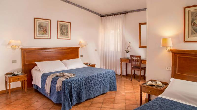 اتاق استاندارد چهار تخته, Sole Roma