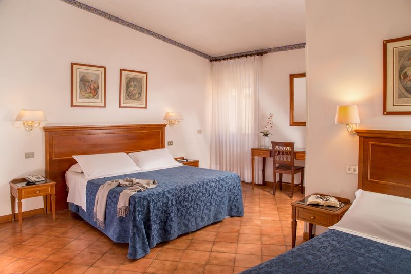 اتاق استاندارد سه نفره, Sole Roma