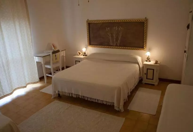 Classic Kolmen Hengen Huone, Stella Di Mare