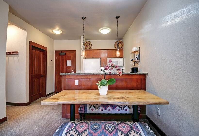 آپارتمان 1 خوابه, The Village At Palisades Tahoe