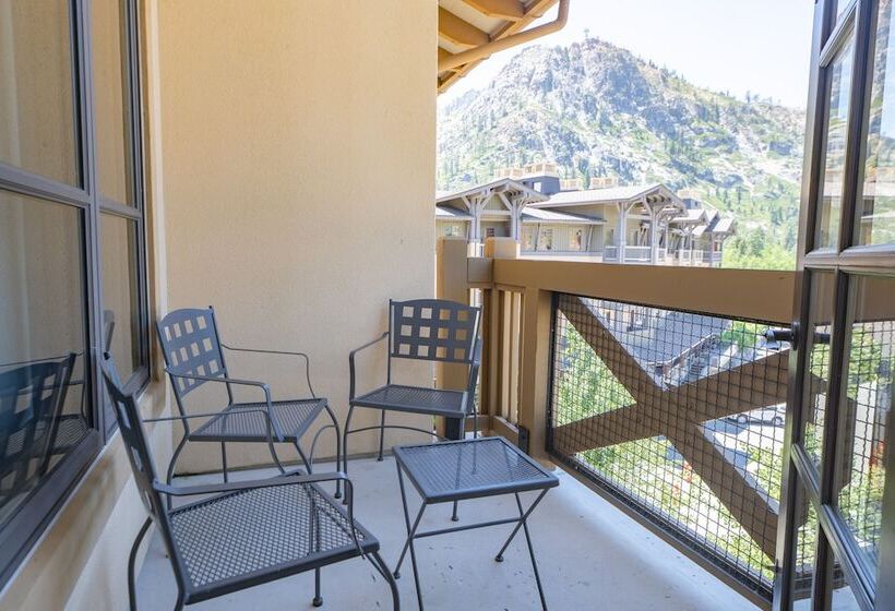 2 Bedroom Premium Apartment, The Village At Palisades Tahoe