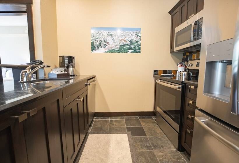 2 Bedroom Premium Apartment, The Village At Palisades Tahoe