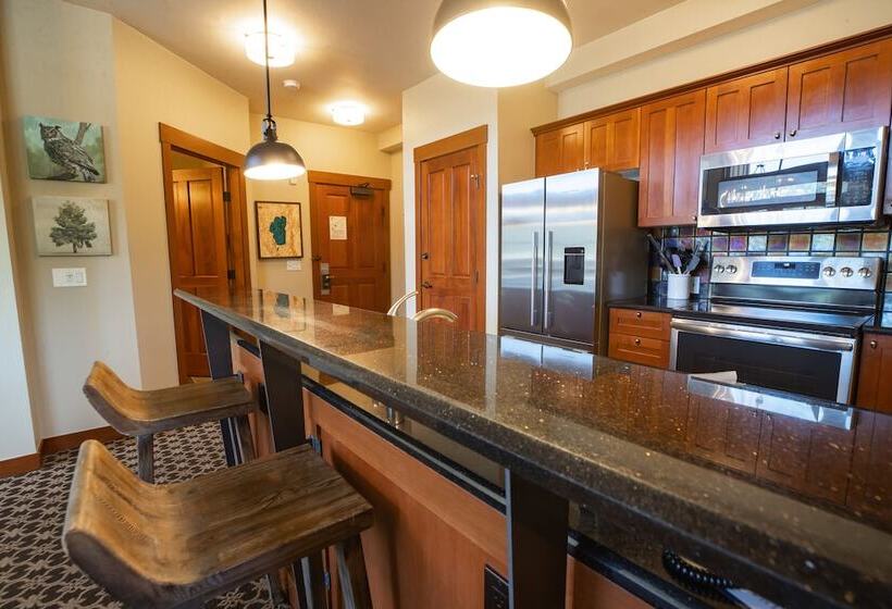 2 Bedroom Premium Apartment, The Village At Palisades Tahoe