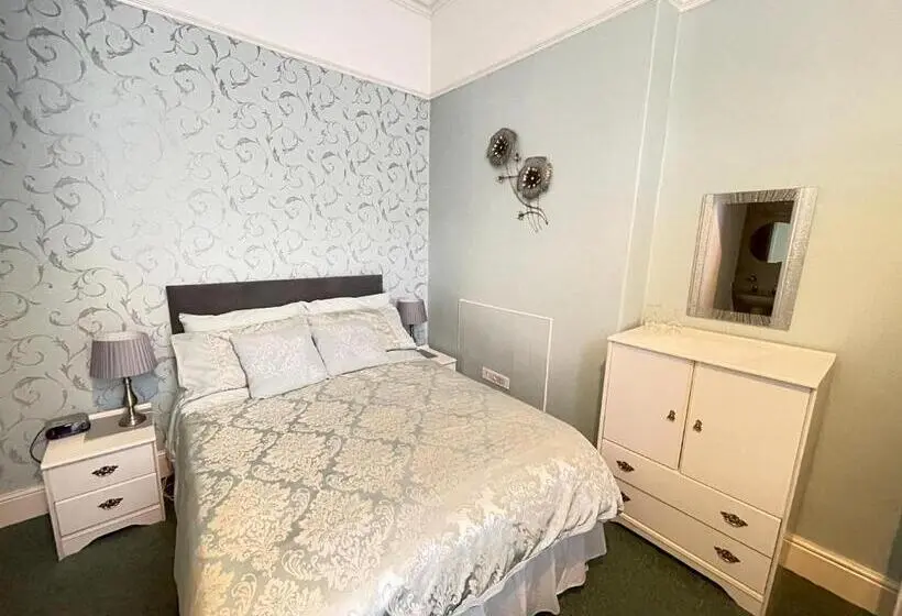 اتاق عادی, White Court Llandudno
