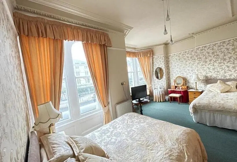 اتاق استاندارد سه نفره, White Court Llandudno