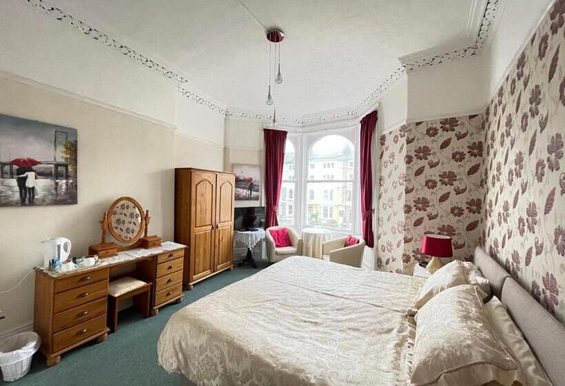 Номер Стандарт, White Court Llandudno