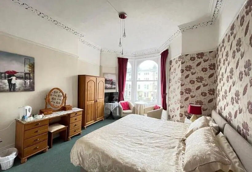 اتاق استاندارد, White Court Llandudno