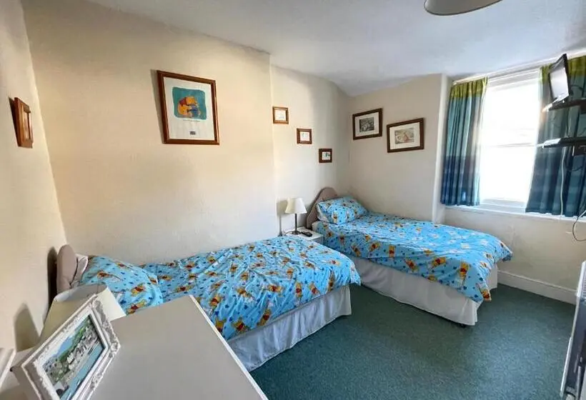 سوییت خانوادگی, White Court Llandudno