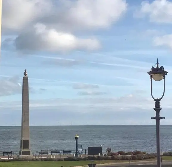 اتاق سوپریور با تخت بزرگ, White Court Llandudno
