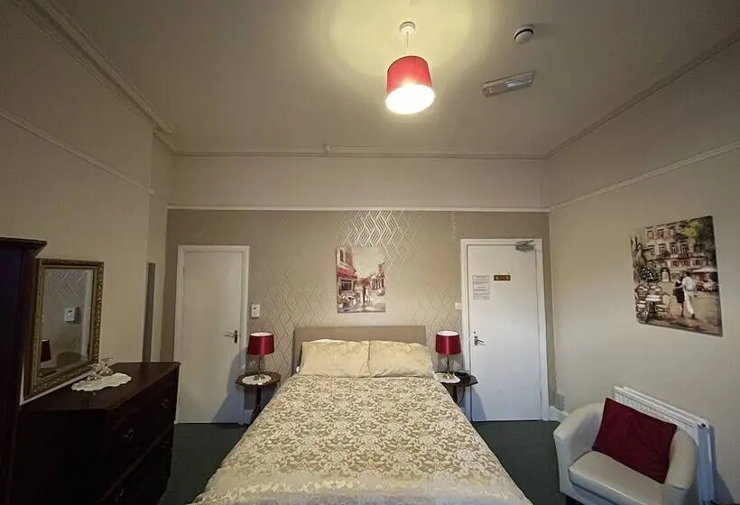 اتاق عادی, White Court Llandudno