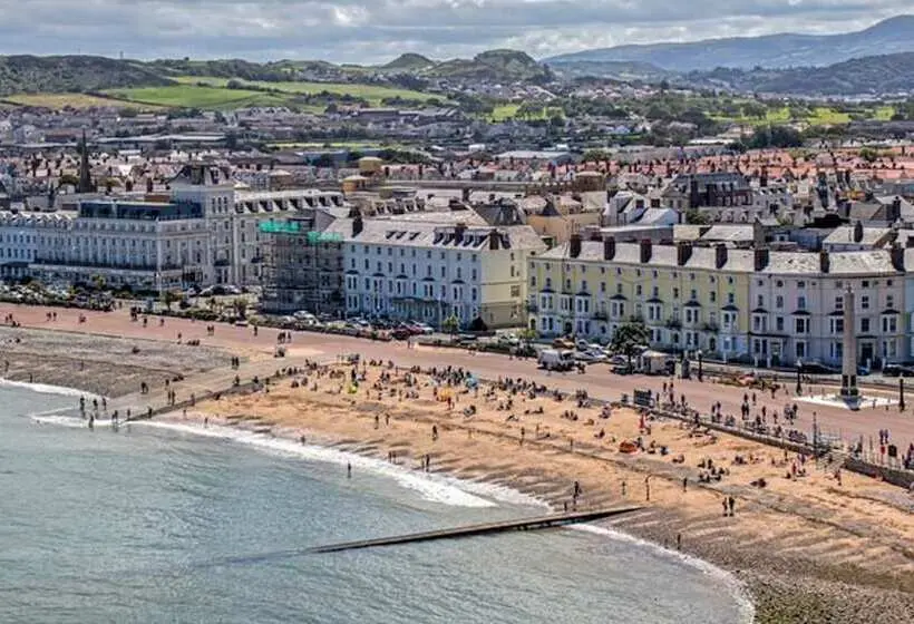 اتاق سوپریور, White Court Llandudno