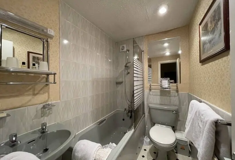 اتاق سوپریور, White Court Llandudno