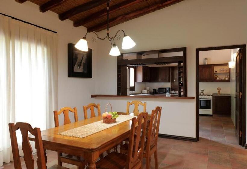 בקתת סופריור בת חדר 1, Casa Agostino   Luxury Wine And Hotel In Bodega Agostino