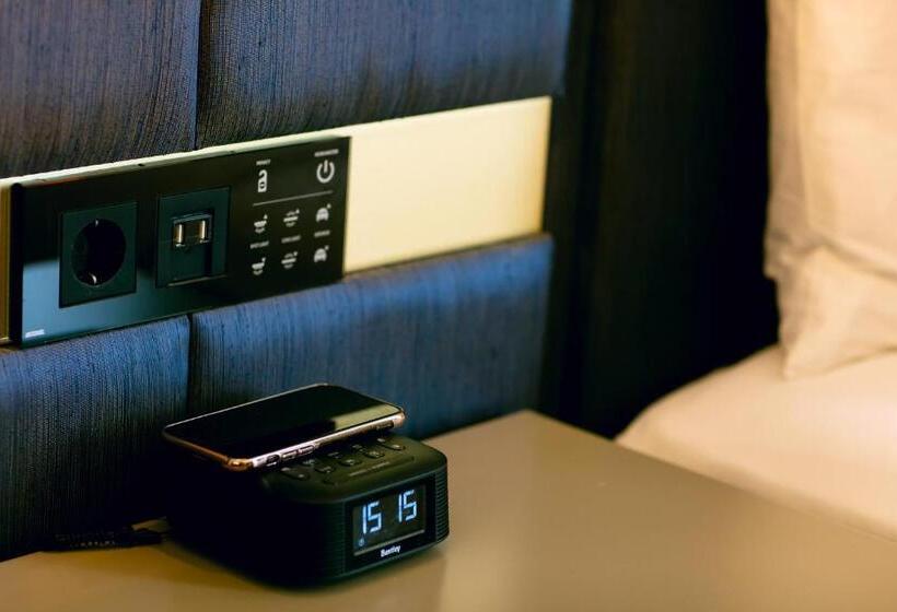 Номер Клуб Кровать Кинг, Intercontinental Baku, An Ihg