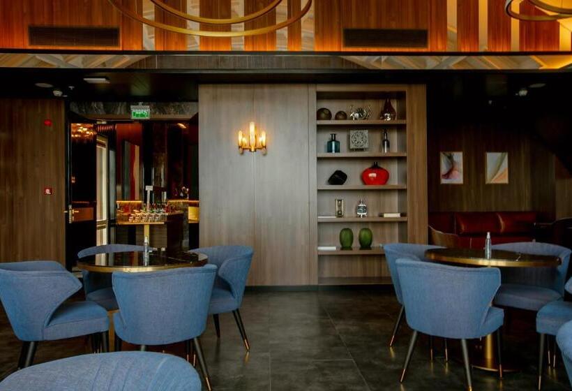 Номер Клуб Кровать Кинг, Intercontinental Baku, An Ihg