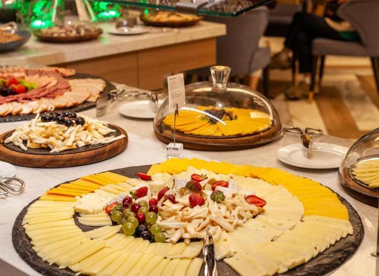 Номер Deluxe, Intercontinental Baku, An Ihg