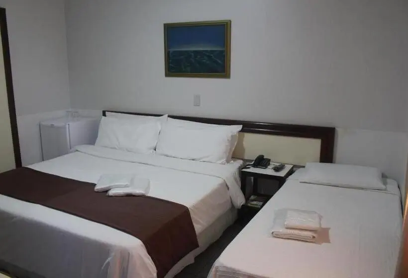 Economy Triple Room, Oscar Econômico Montes Claros