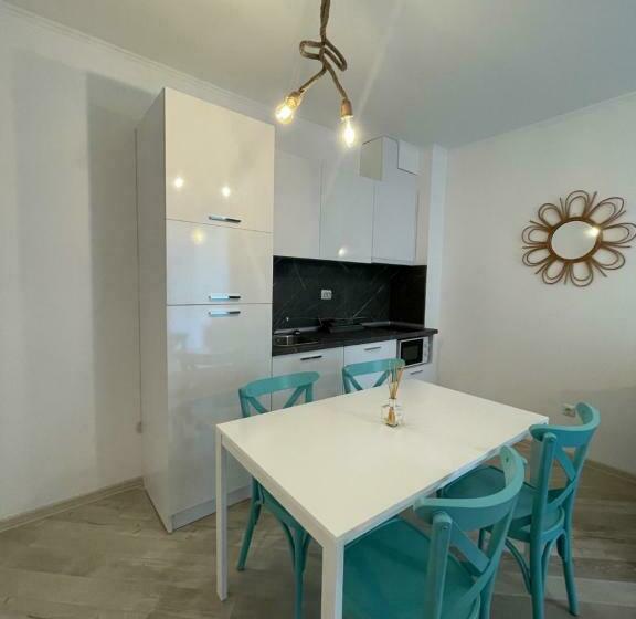 דירת שני חדרים עם מרפת, Izida Palace Apartments