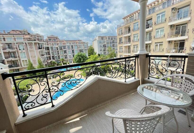 דירת שני חדרים עם מרפת, Izida Palace Apartments