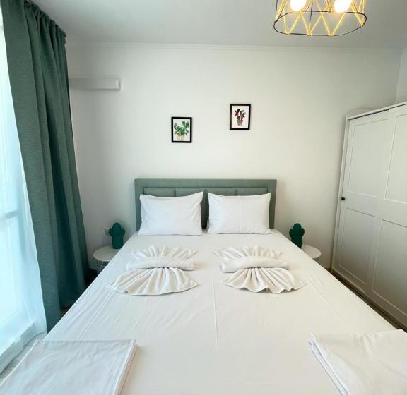 דירת שני חדרים עם מרפת, Izida Palace Apartments