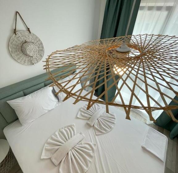 דירת שני חדרים עם מרפת, Izida Palace Apartments