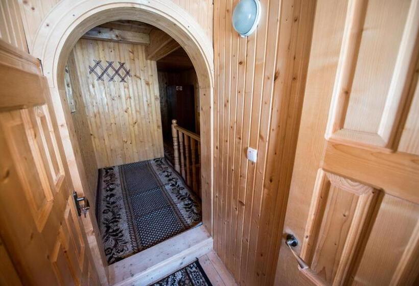 اتاق استاندارد با چشم‌انداز کوهستان, Gazdіvska Hata Guest House