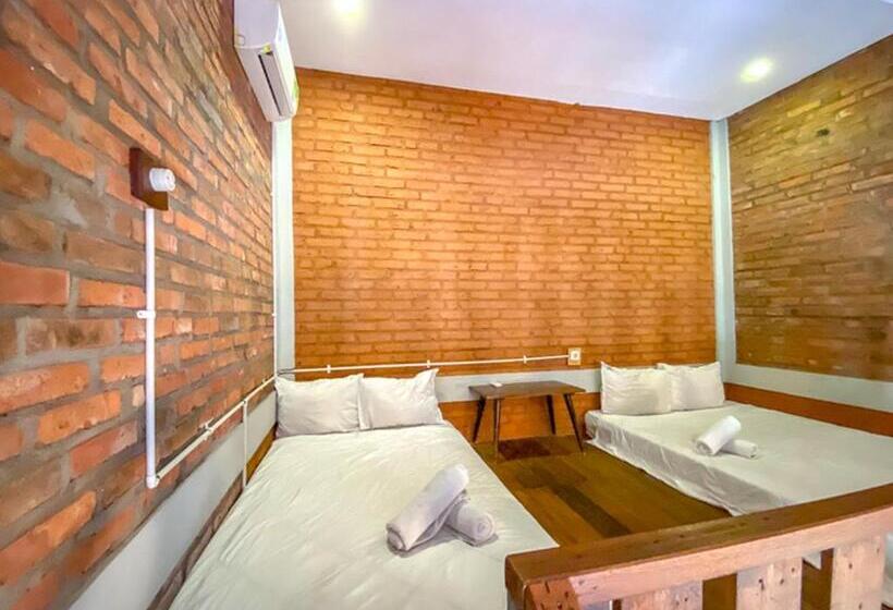 Семейный Номер, Griya Gribig Guest House Mitra Reddoorz