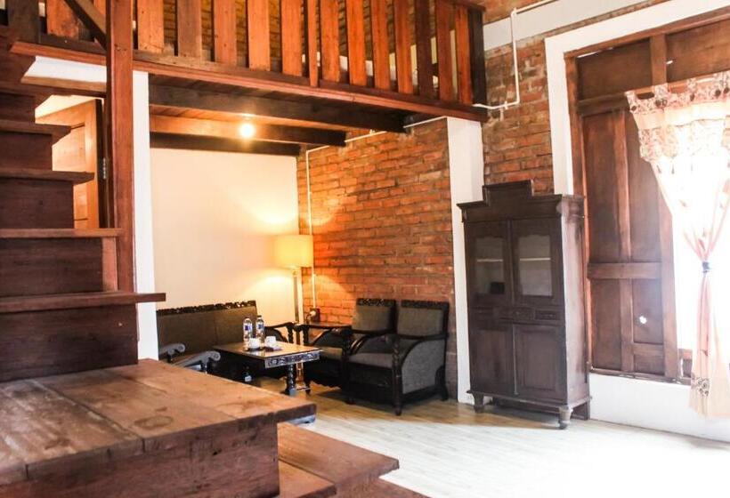 ファミリールーム, Griya Gribig Guest House Mitra Reddoorz