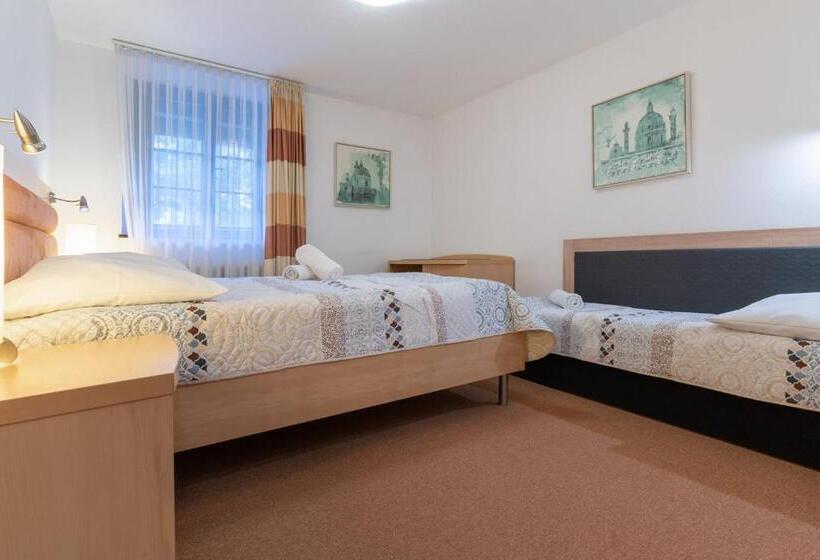 חדר משפחתי, Penzion Sykovec