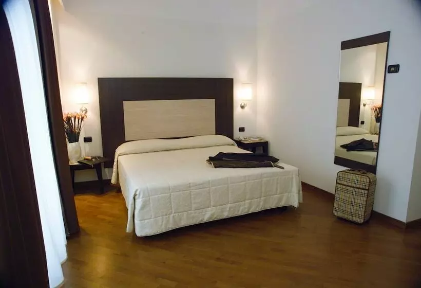 Standard Kolmen Hengen Huone, Nsm Hotel Palace Lucera