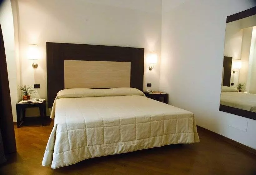 Standard Kolmen Hengen Huone, Nsm Hotel Palace Lucera