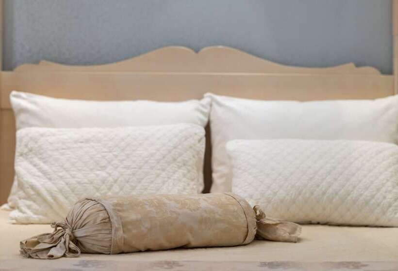 Люкс, Aegean Palace