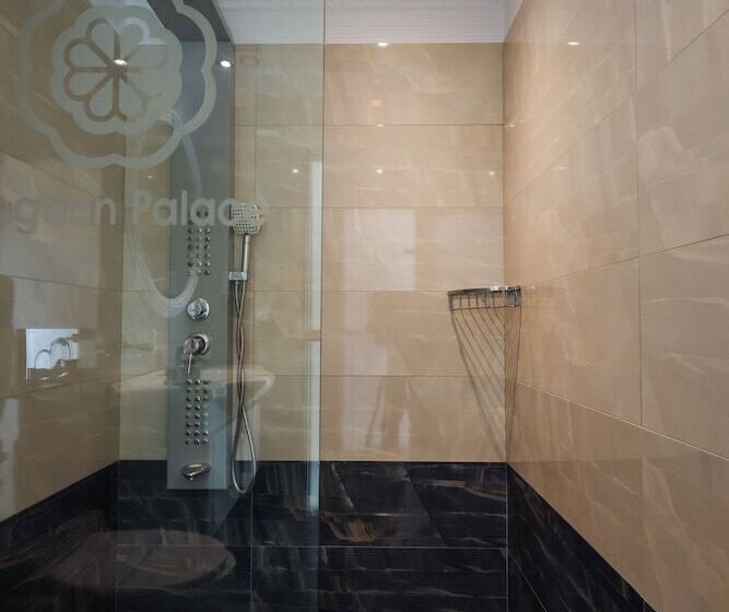 Люкс, Aegean Palace