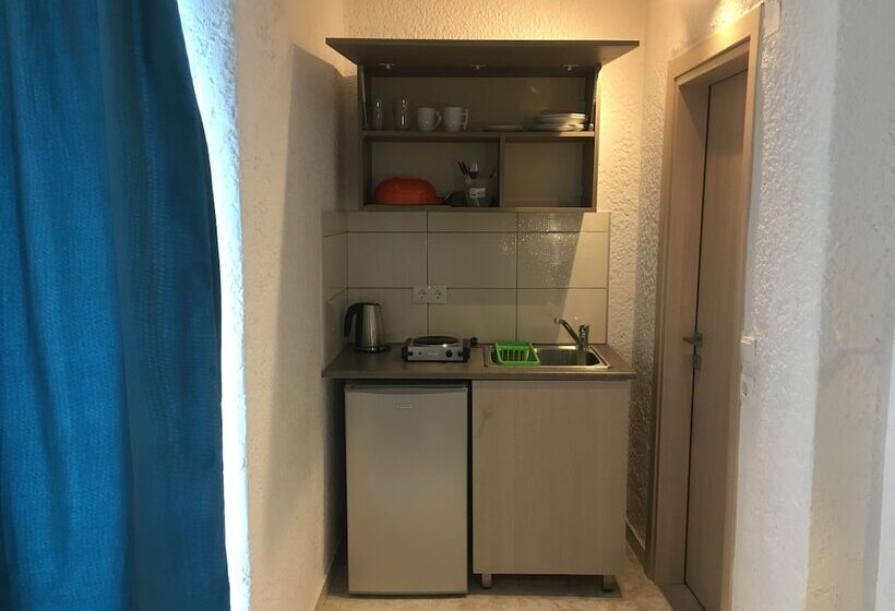 スタンダードスタジオ, Anika Studios