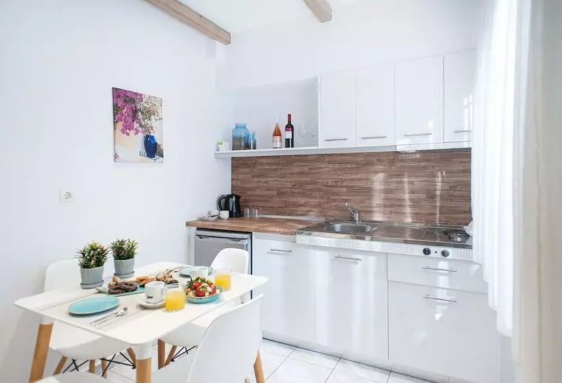سوییت با چشم‌انداز دریا, Anny Residences & Suites