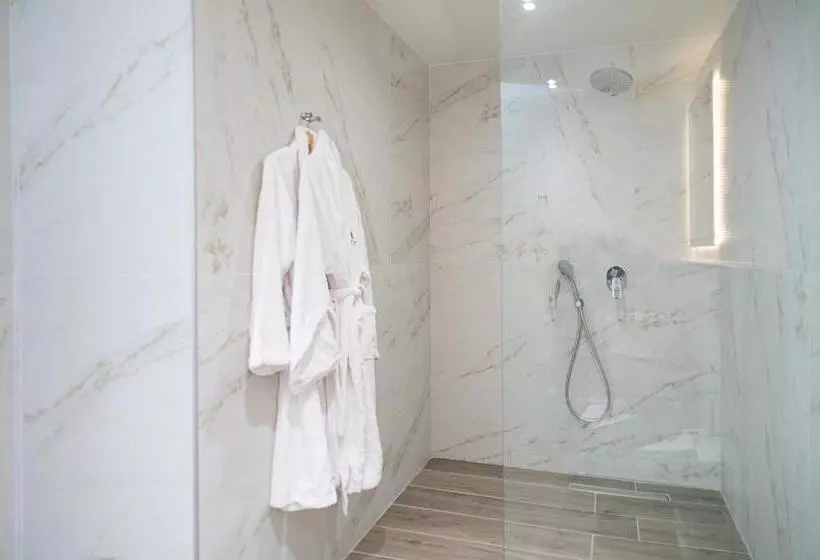سوییت جونیور لوکس, Anny Residences & Suites