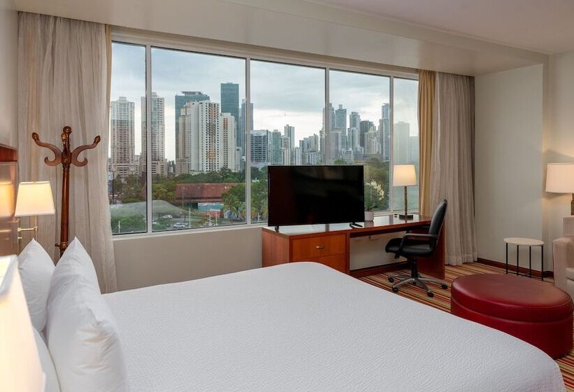 Номер Executive, Courtyard By Marriott Panama Multiplaza Mall