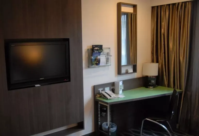 اتاق استاندارد با تخت دوبل, Crowne Plaza London   Kingston By Ihg