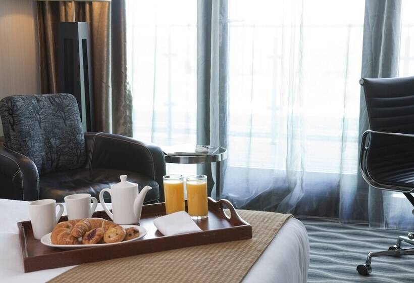 스탠다드 룸 더블 침대, Crowne Plaza London   Kingston By Ihg