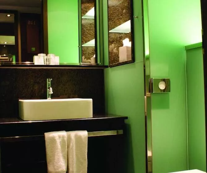 اتاق استاندارد, Crowne Plaza London   Kingston By Ihg
