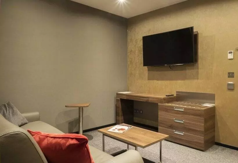 اتاق استاندارد با تخت دوبل, Crowne Plaza London   Kingston By Ihg