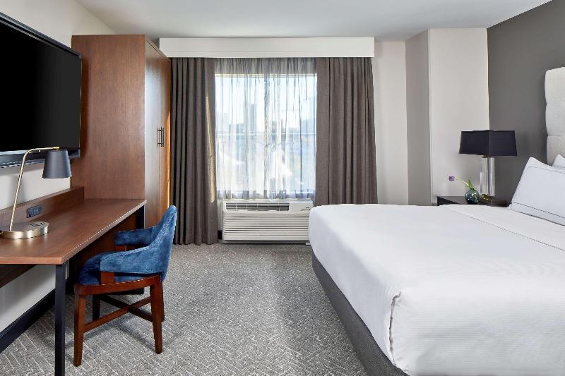 キングサイズベッドのスイートルーム, Cumberland House Knoxville, Tapestry Collection By Hilton